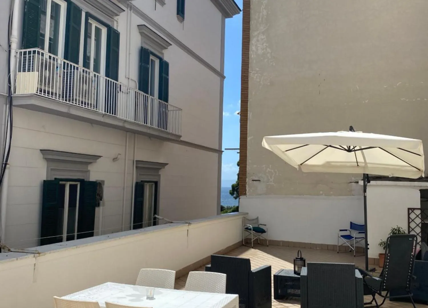 Casa Vacanza Vista Mare Chiaia Apartment Naples