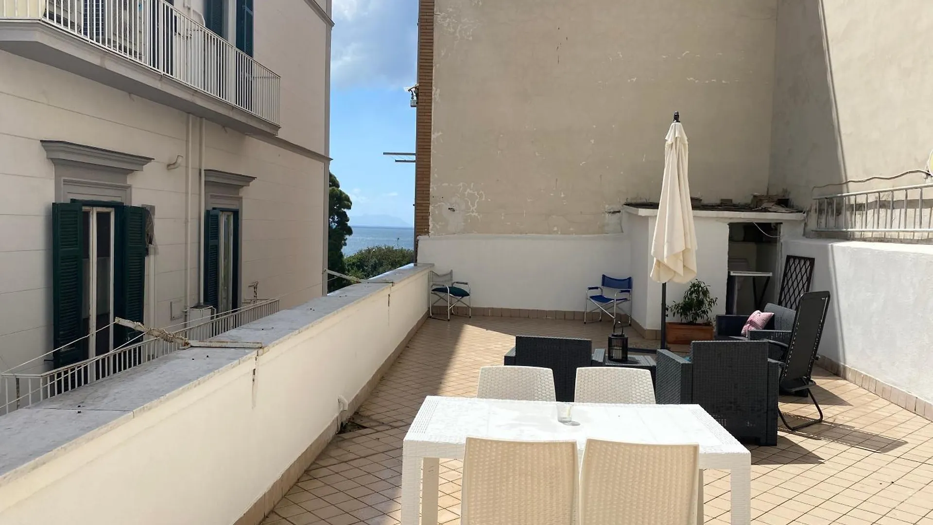 Casa Vacanza Vista Mare Chiaia Apartment Naples